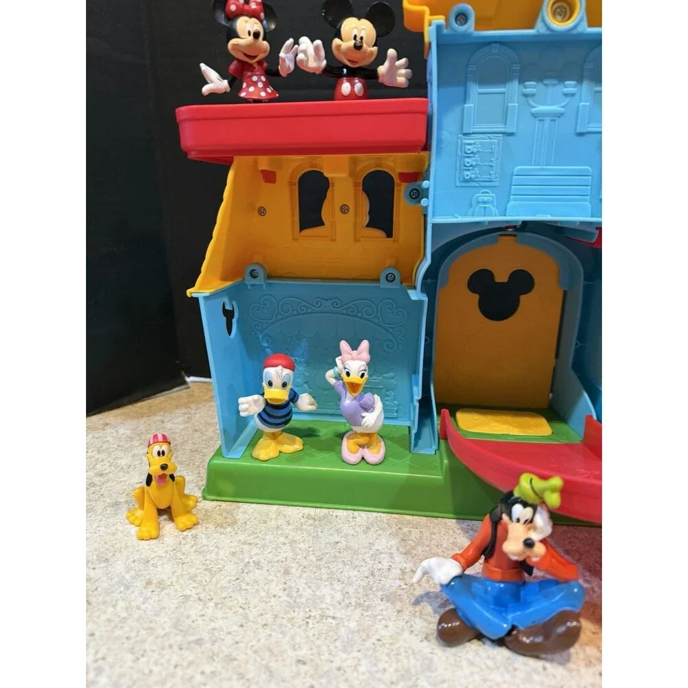 Fisher-Price Little People Magical Day at Disney Playset + 6 Bonus Figures Works